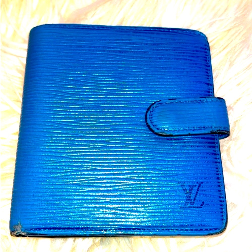 Authentic Lv Snap Wallet. There Are Serial Codes … - image 3